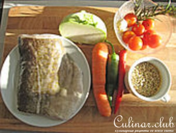 Треска с овощами и прянными травками.