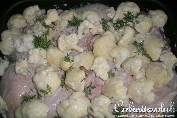 Курочка под сливками с картофелем и цветной капустой