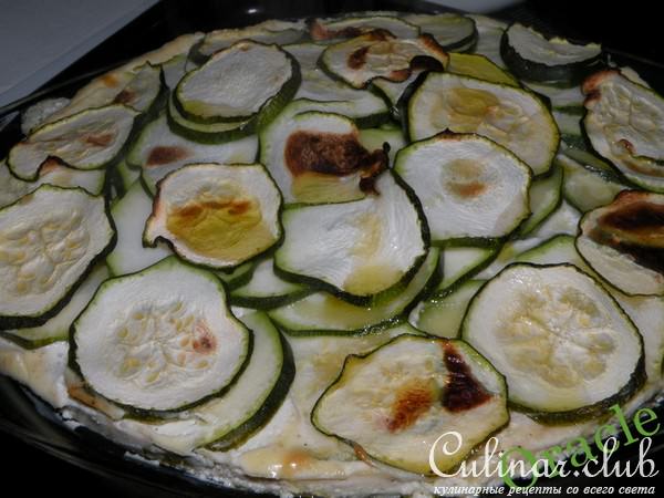 Запеканка De pepinos (огуречная) под сырным соусом.