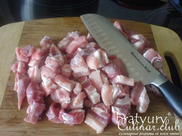 Картофель с мясом в горшке
