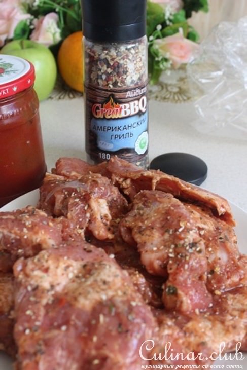 Запеченные свиные ребрышки с ароматным картофелем