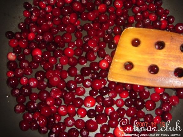 Куриная грудка под клюквенным соусом
