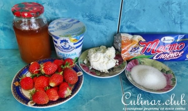 Мильфей с клубникой по-деревенски.