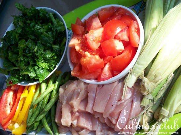Куриные грудки приготовленые в листьях кукурузных початков!