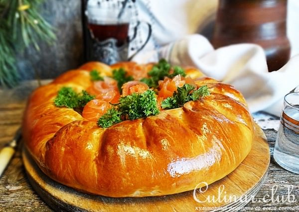 Праздничный расстегай с рыбой.