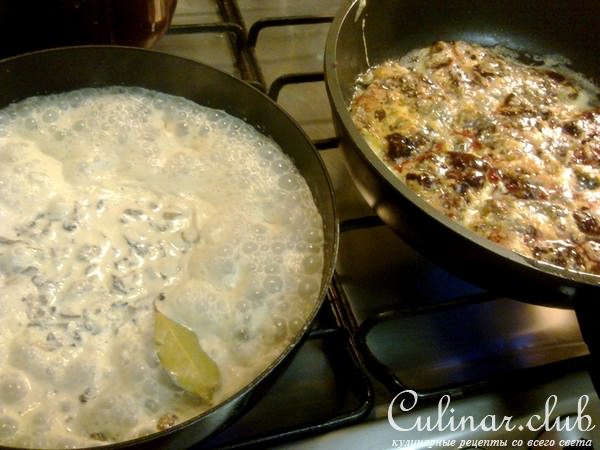 Рис Жасмин со сливочно-грибным соусом и отбивные из говяжьей печени. Ужин за 15 минут