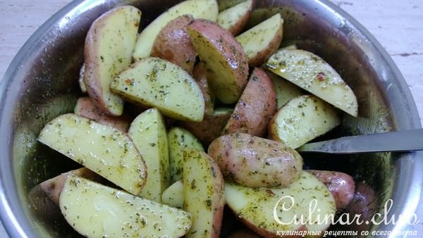 Картошка по-селянски с чесночным соусом