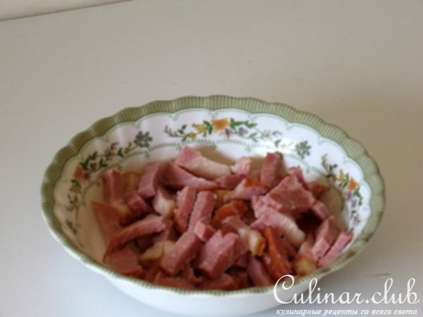 Макароны с ветчиной и грибами.