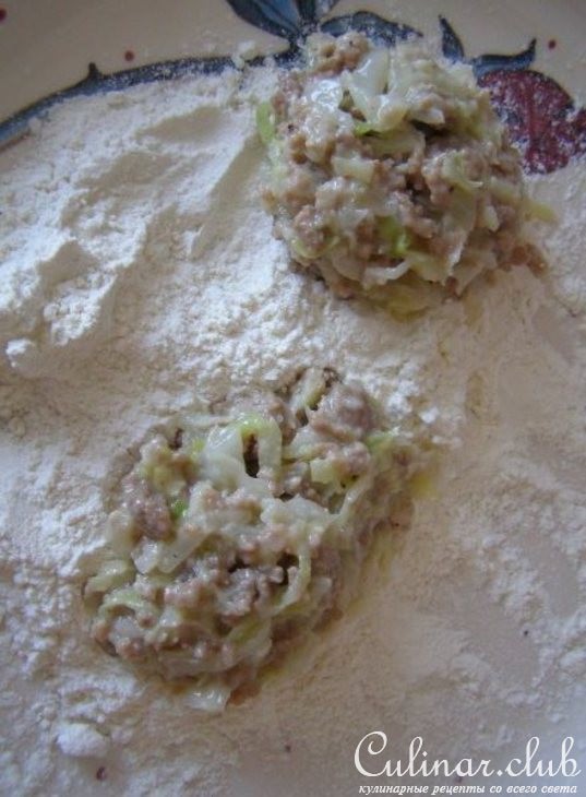 Мясные котлеты с капустой