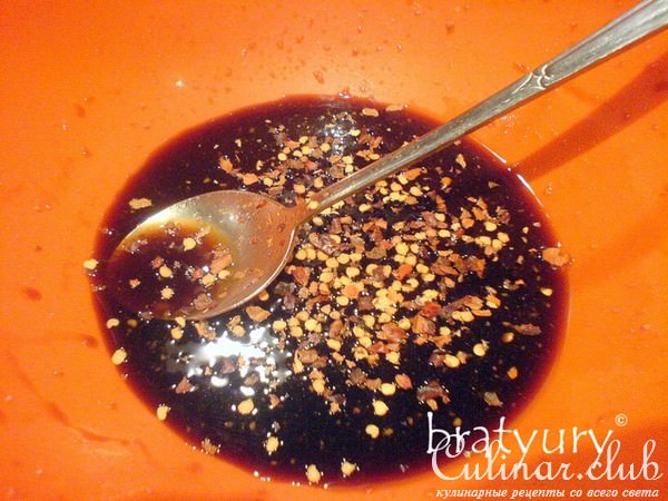 Куриные крылышки маринованные, запечённые с кунжутом