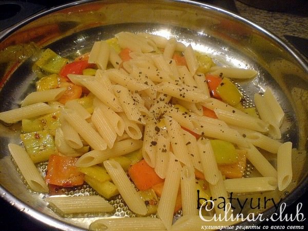 Пенне со свежими перцами