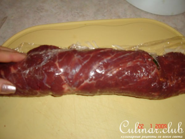 Мясной рулет с грушей