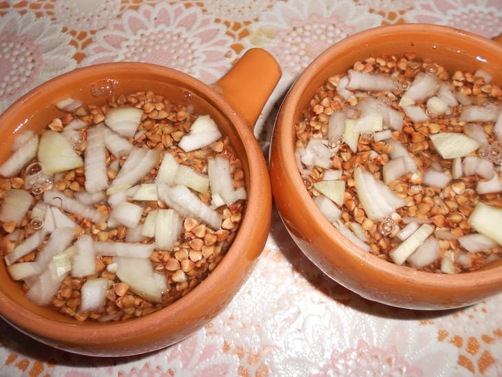 Запеченная гречка с мясом под сырной " шапочкой"