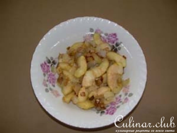 Курица с яблоками