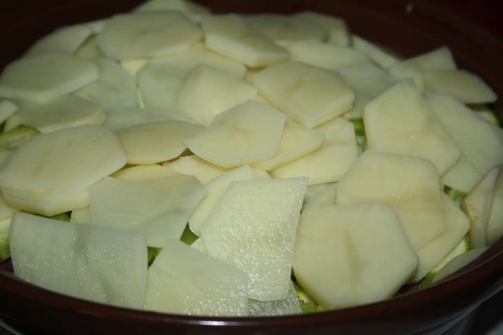 Тажин со свиной вырезкой и овощами на мангале