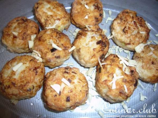 Куриные котлетки под соусом