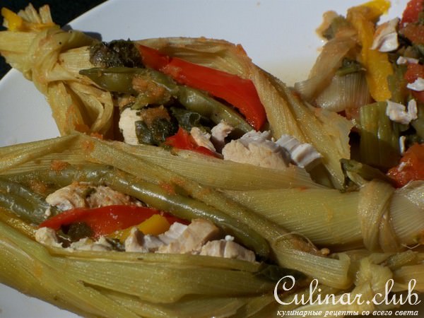 Куриные грудки приготовленые в листьях кукурузных початков!