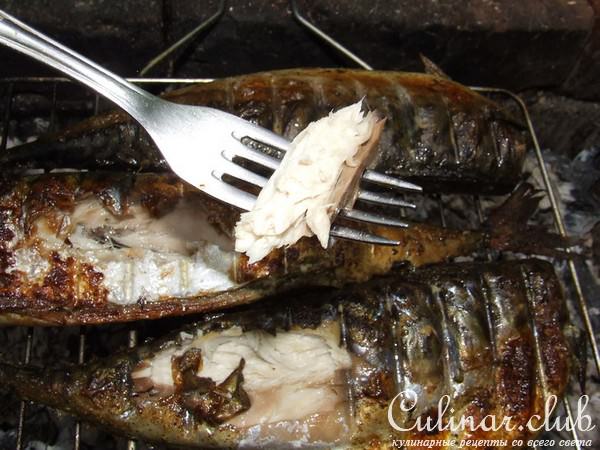 для дачи - маринованная скумбрия, приготовленная на углях