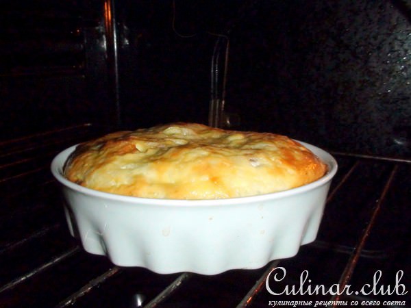 Запеканка творожная с рисом и изюмом.
