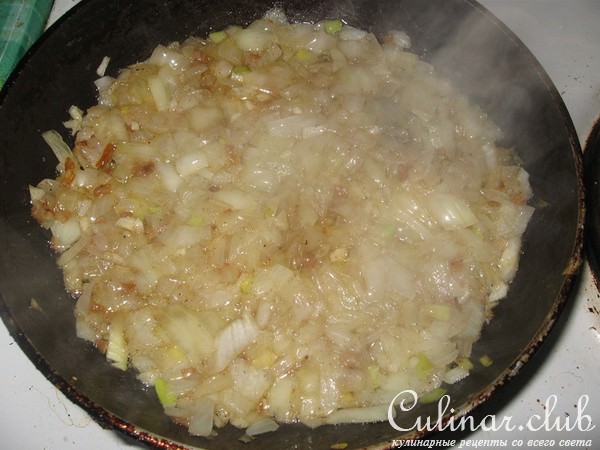 Картофельный хворост с опятами в сметане