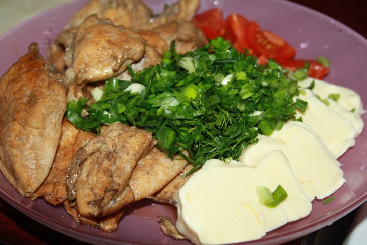 Слоёные бомбочки с куриным филе