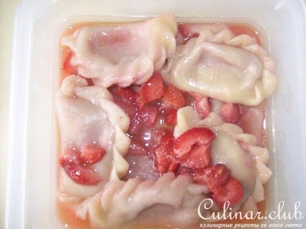 ВАРЕНИКИ С КЛУБНИКОЙ