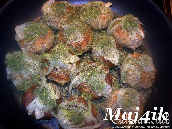 Пикантные мясные шарики-тефтельки в необычном соусе