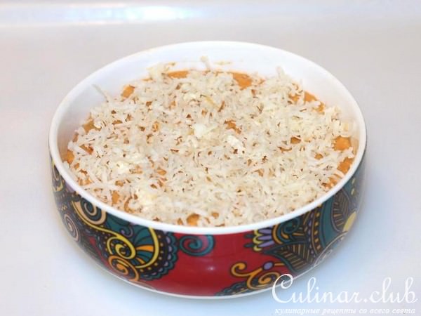 Нежная томатная запеканка с сухарями и кабачком
