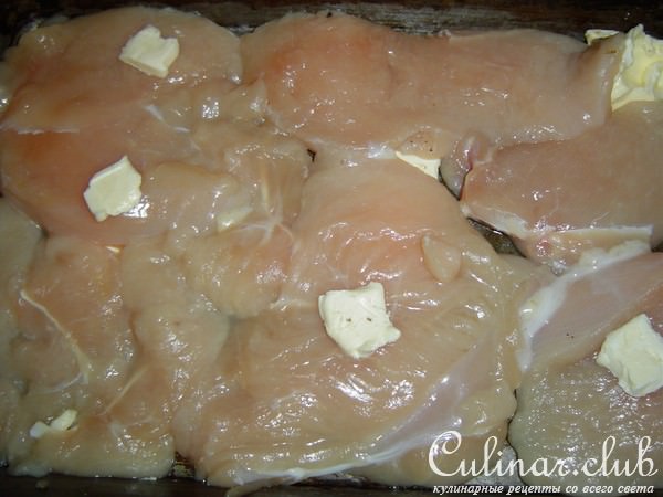 Куриная грудка ,запеченная с овощным гарниром