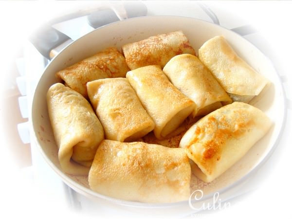 Блины с маслятами,жаренной капустой и с сыром.