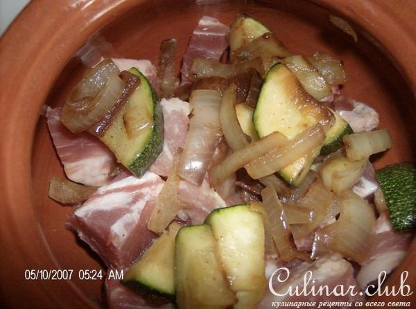 Мясо с овощами в горшочке (вариант)