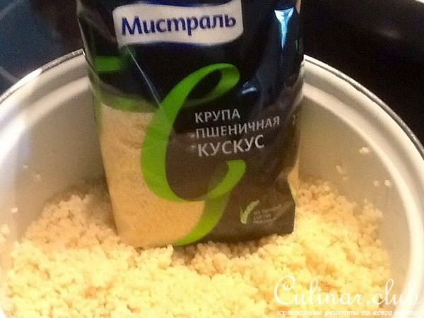 Каша из кус-куса с курицей и ананасом