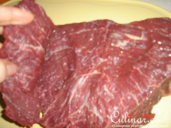 Мясной рулет с грушей