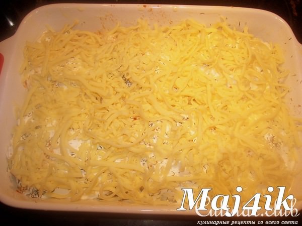 Необычные голубцы с фаршем, грибами и гречкой под сырной шапкой