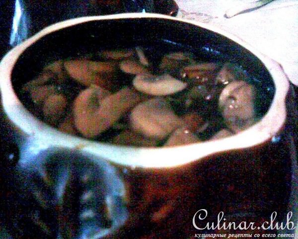 Вареники с картошкой в горшочках с грибным бульоном (постные и непостные)