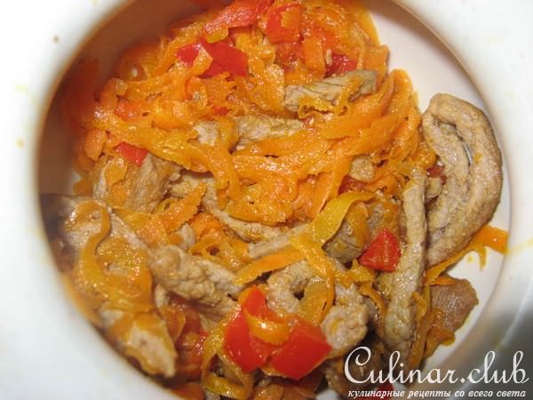 Мясо с рулетиками в горшочке
