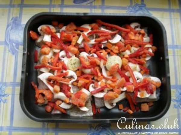 Рыбка под овощами