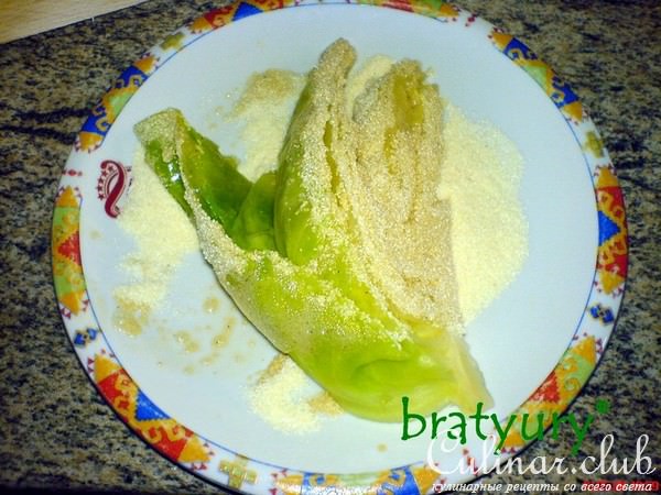 Капуста, поджаренная восемью секторами