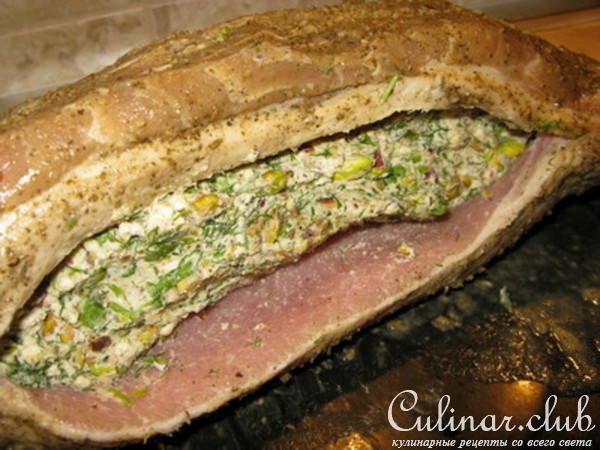 Мясо, фаршированное фисташками и брынзой