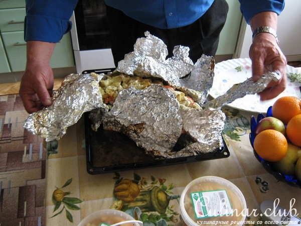 кефаль запечённая с овощами