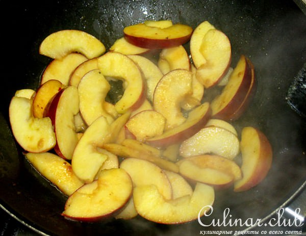 Куриная грудка-кари с яблоками