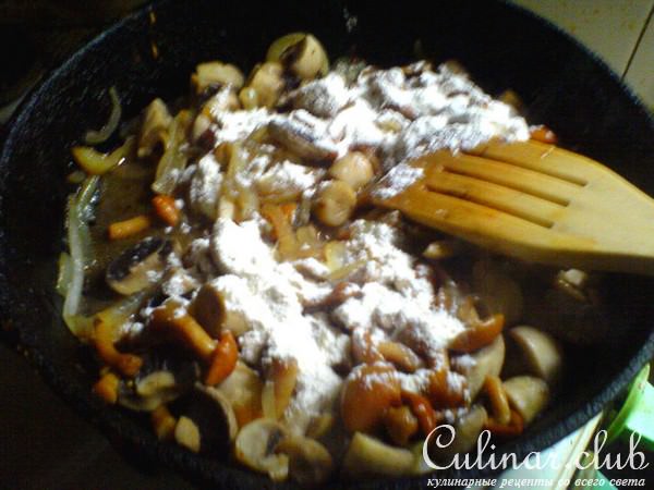 Запечённый картофель с грибным рагу