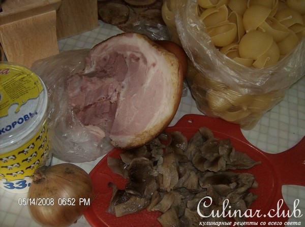 Паста с копченной рулькой и грибами (вариант)