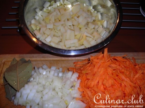 Тушёная капуста со свининкой и картошкой