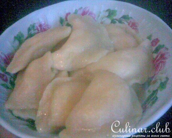 Вареники с картошкой и ядреной заправкой (тесто на сыворотке)
