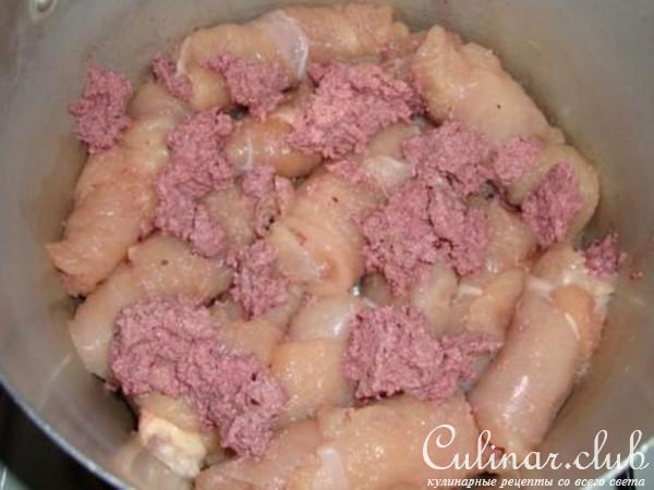 Плов из куриных грудок и орехов