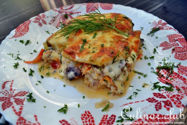 Рыбная запеканка - с пангасиусом, овощами, грибами, в сливочном соусе с сыром.