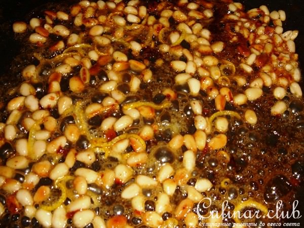 Говядина с кедровыми орешками