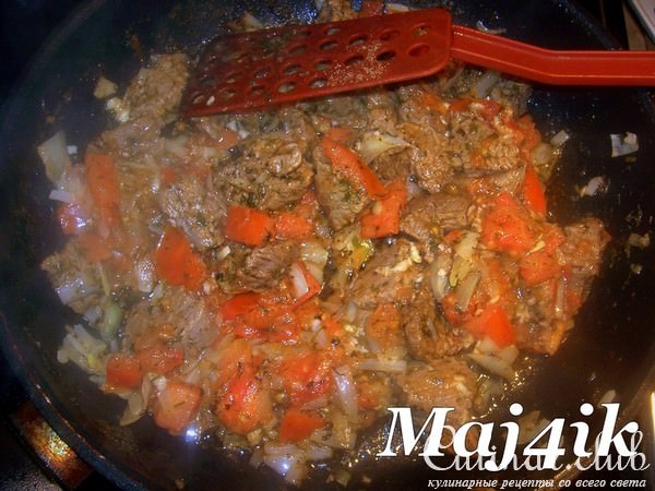 Вкуснейшее жаркое в съедобном горшочке