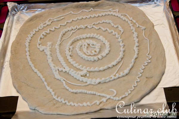 Пицца куриная с ананасами